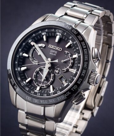 Seiko Astron SSE045J1